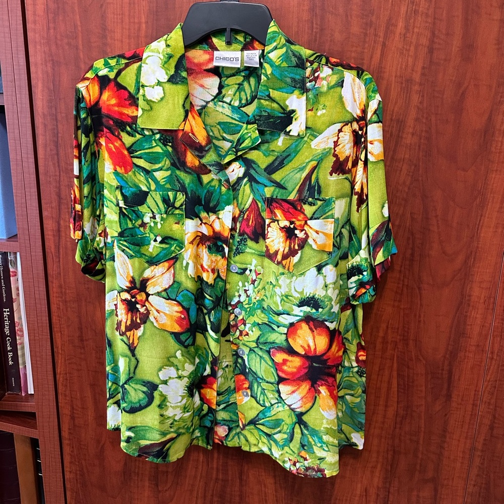 Chico's Green Floral Hawaiian Print Shirt Size 1